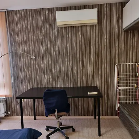 Apartament Hisar *